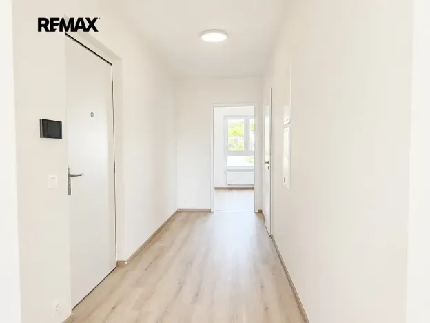 Pronájem bytu 2+kk, Praha - Hloubětín, Waltariho, 54 m2