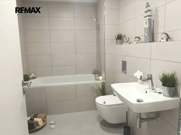Pronájem bytu 1+kk, Praha - Uhříněves, Douchova, 30 m2