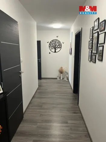 Prodej bytu 3+kk, Bělá pod Bezdězem, Masarykovo náměstí, 95 m2