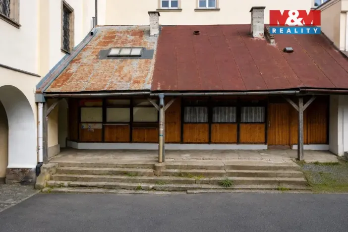 Prodej atypického bytu, Olomouc - Svatý Kopeček, nám. Sadové, 70 m2