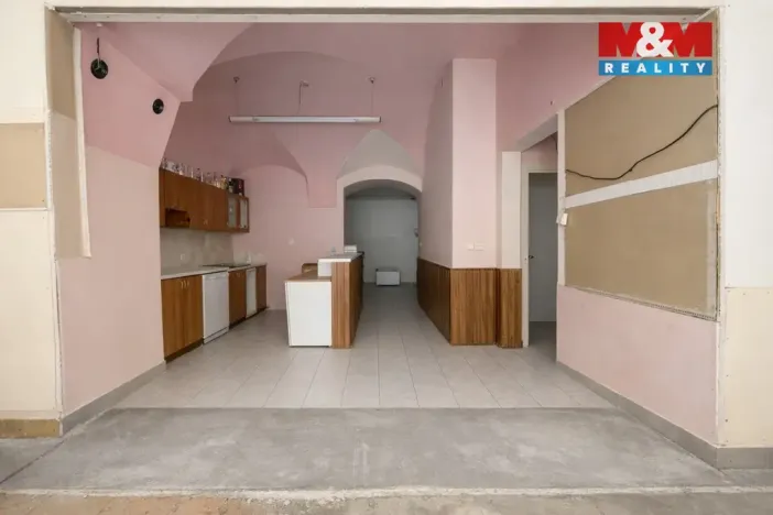 Prodej atypického bytu, Olomouc - Svatý Kopeček, nám. Sadové, 70 m2