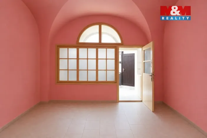 Prodej atypického bytu, Olomouc - Svatý Kopeček, nám. Sadové, 70 m2