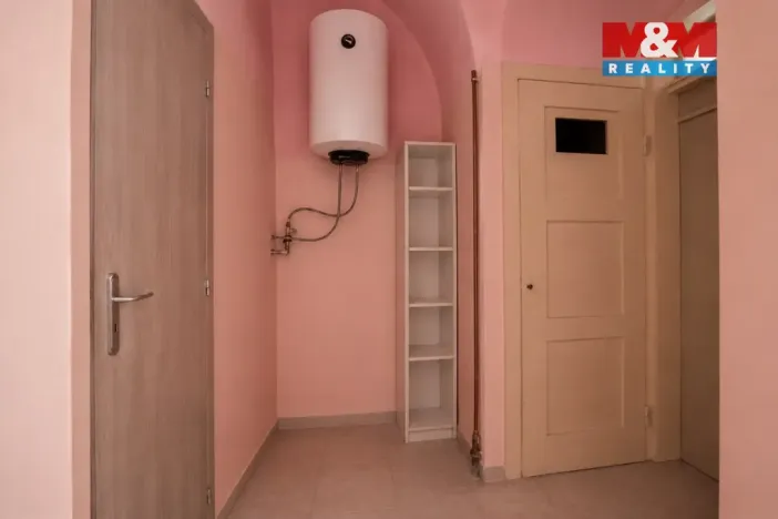 Prodej atypického bytu, Olomouc - Svatý Kopeček, nám. Sadové, 70 m2