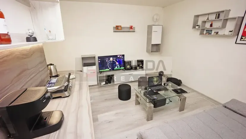 Pronájem bytu 2+kk, Neratovice, 30 m2