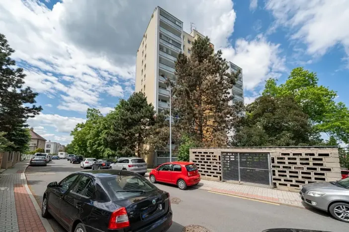 Prodej bytu 3+1, Praha - Komořany, Za sídlištěm, 68 m2