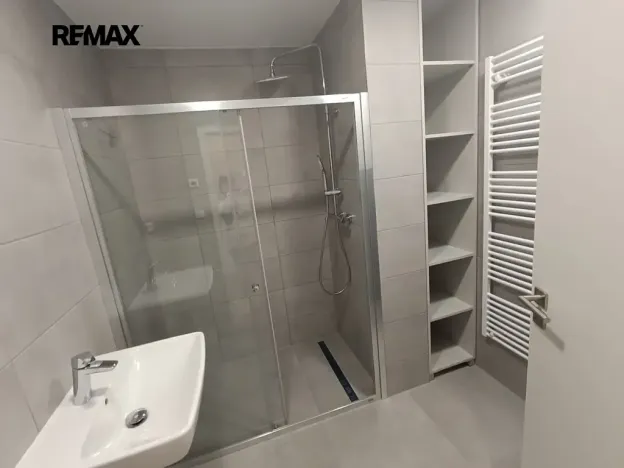 Pronájem bytu 1+kk, Praha - Uhříněves, Douchova, 35 m2