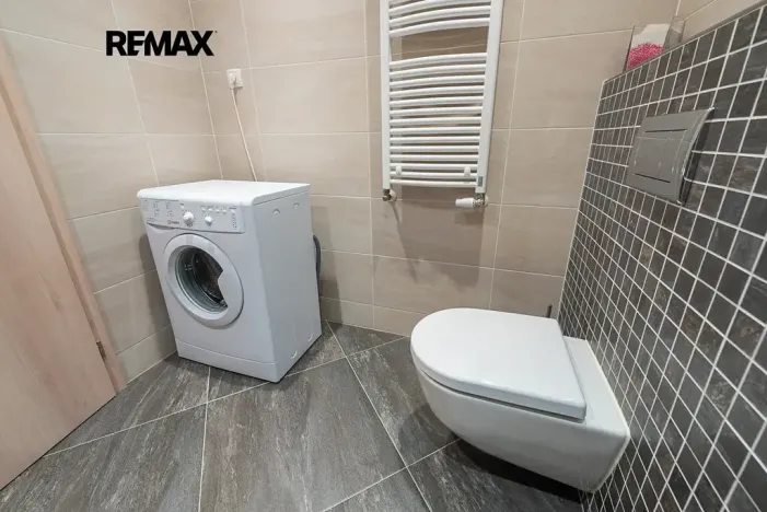 Pronájem bytu 1+kk, Praha - Žižkov, Olšanská, 37 m2