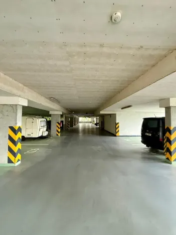 Prodej garážového stání, Praha - Střížkov, Zakšínská, 18 m2