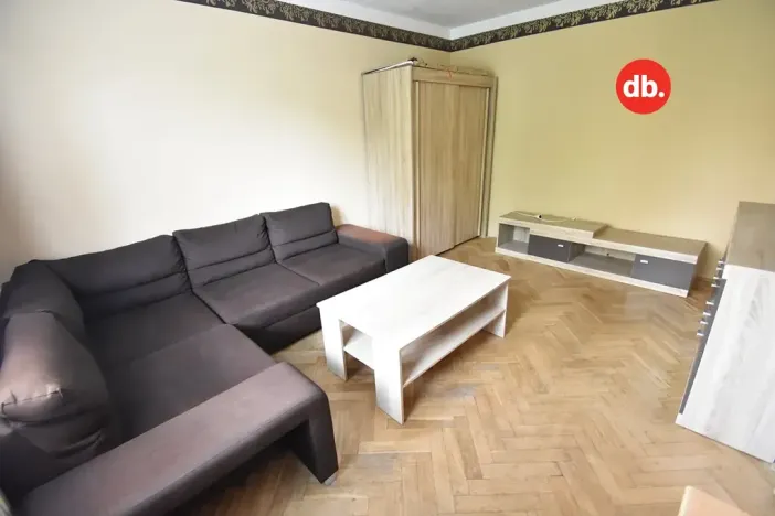 Pronájem bytu 1+1, Karlovy Vary, Maďarská, 36 m2