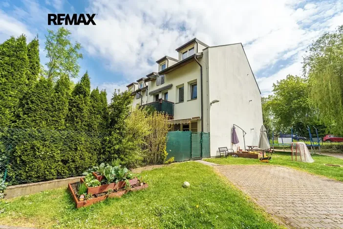 Prodej bytu 2+kk, Kamenice, Jednosměrná, 72 m2