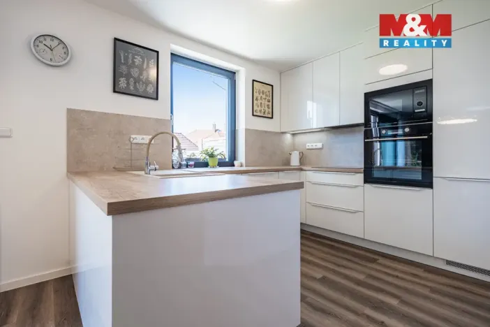Prodej rodinného domu, Kamenice nad Lipou, Dobšova, 210 m2