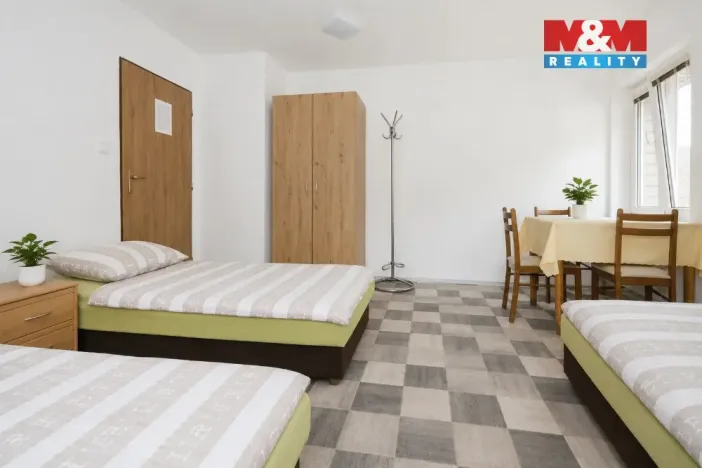 Prodej ubytování, Větrný Jeníkov, 198 m2