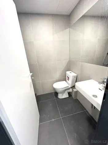 Pronájem bytu 1+kk, Praha - Vysočany, U vinných sklepů, 20 m2