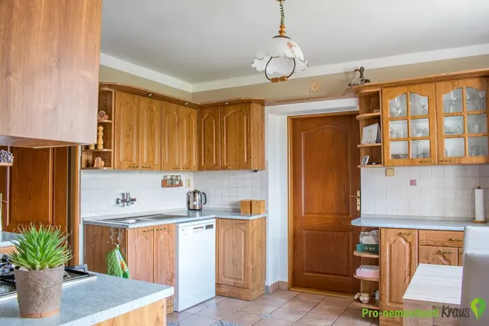 Prodej rodinného domu, Osek, 192 m2