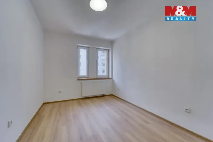 Pronájem bytu 2+1, Plzeň - Doubravka, Zábělská, 35 m2