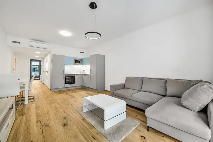 Pronájem bytu 2+kk, Praha, Sokolovská, 56 m2