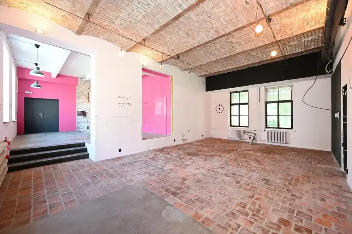 Pronájem restaurace, Hradec Králové, Pospíšilova, 159 m2