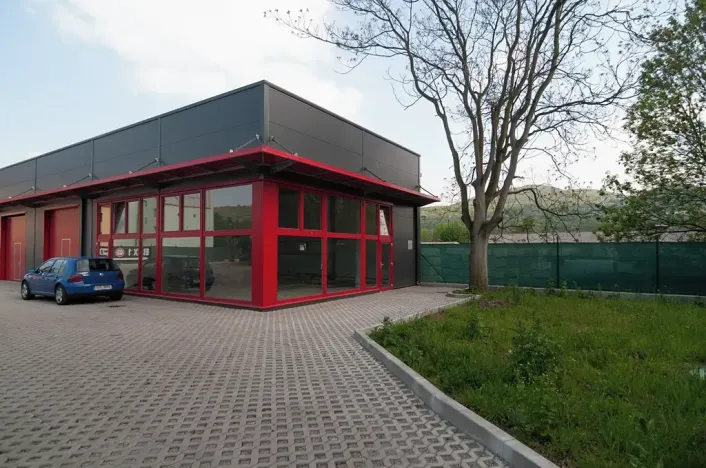 Prodej komerční nemovitosti, Ústí nad Labem, U Podjezdu, 2500 m2