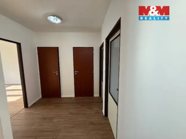 Pronájem bytu 3+1, Praha - Troja, Svídnická, 65 m2