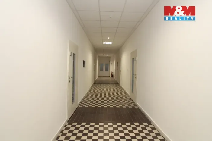 Pronájem kanceláře, Česká Lípa, Bendlova, 215 m2