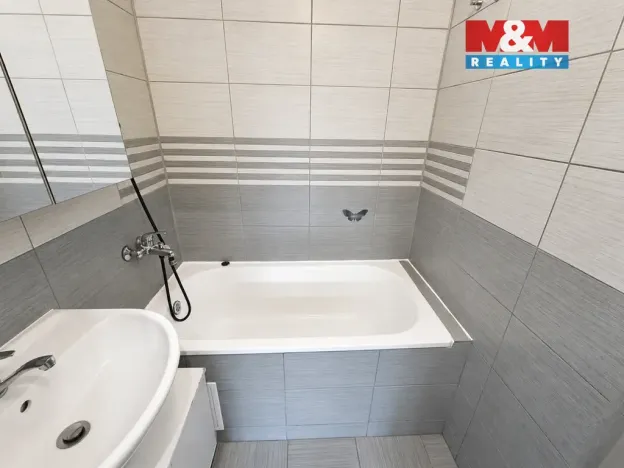 Pronájem bytu 2+1, Kadaň, U Stadionu, 54 m2
