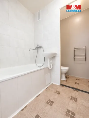 Pronájem bytu 1+1, Postoloprty, Jiráskovo náměstí, 35 m2