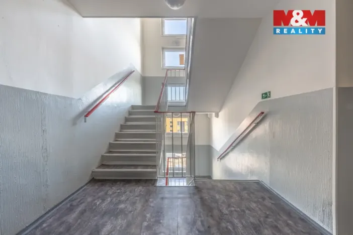 Pronájem bytu 2+kk, Praha - Kobylisy, Chotovická, 43 m2