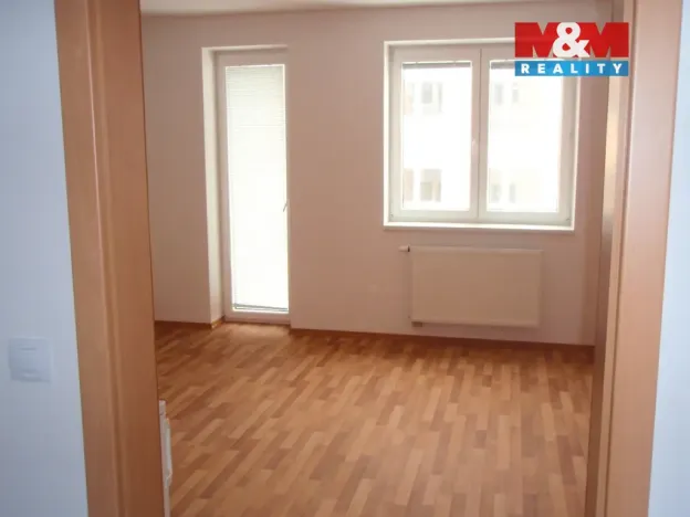 Pronájem bytu 1+kk, Strakonice, Jezerní, 31 m2