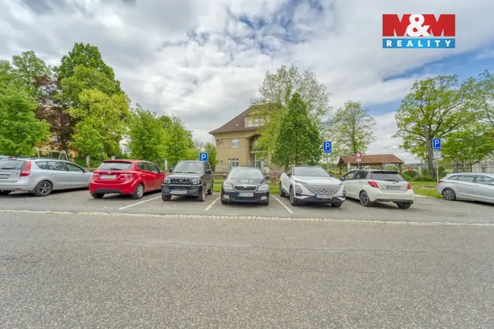 Prodej bytu 3+1, Hrádek - Nová Huť, 1. máje, 67 m2