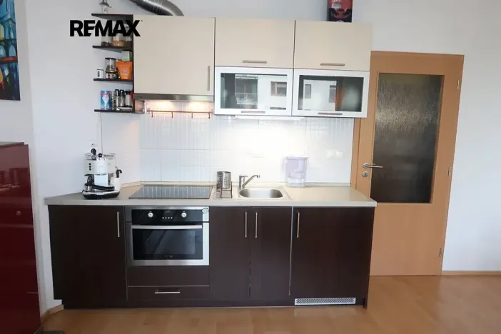 Pronájem bytu 1+kk, Praha - Hloubětín, Nepelova, 30 m2