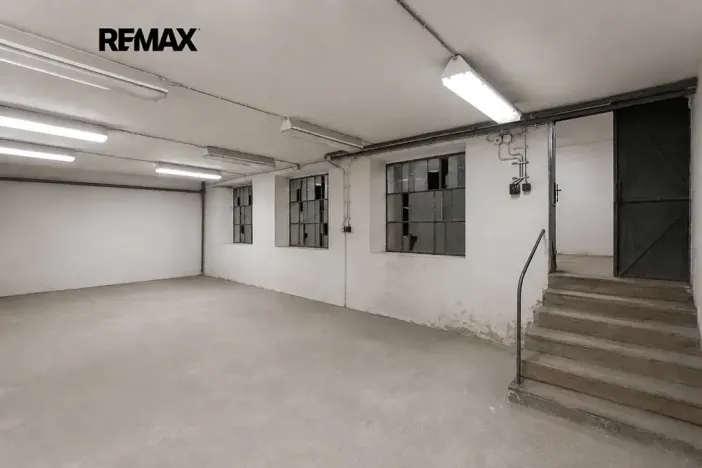 Pronájem skladu, Praha - Strašnice, Starostrašnická, 140 m2