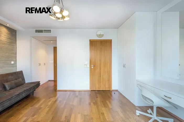 Pronájem bytu 3+kk, Praha - Žižkov, Ke kapslovně, 107 m2