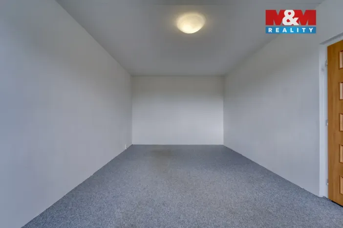 Prodej bytu 1+1, Klatovy - Klatovy II, K Letišti, 39 m2