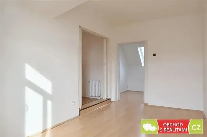 Pronájem bytu 2+kk, Praha, Nad Rohatci, 43 m2