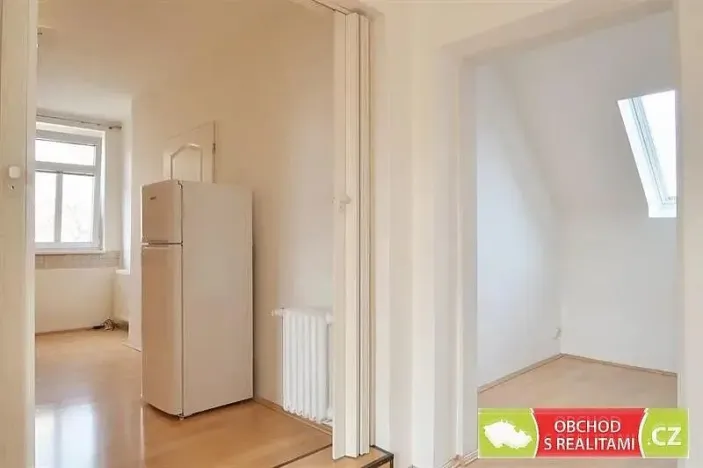 Pronájem bytu 2+kk, Praha, Nad Rohatci, 43 m2
