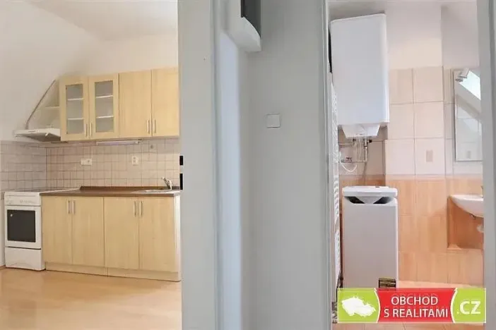 Pronájem bytu 2+kk, Praha, Nad Rohatci, 43 m2