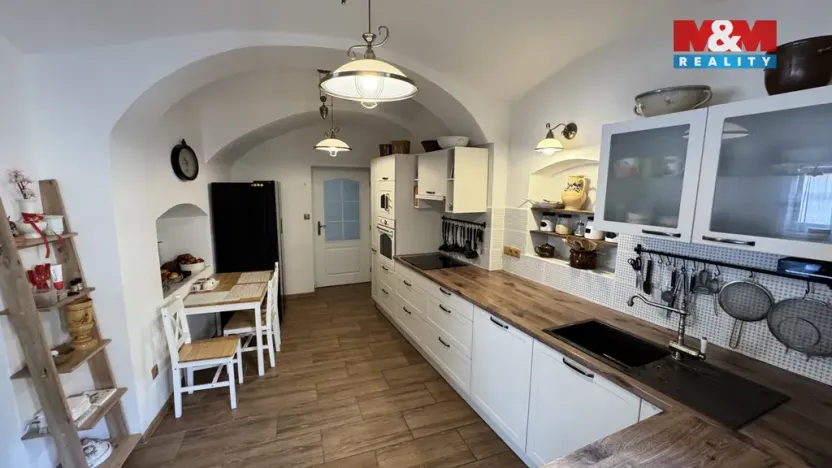 Prodej rodinného domu, Černovice, Dobešovská, 300 m2