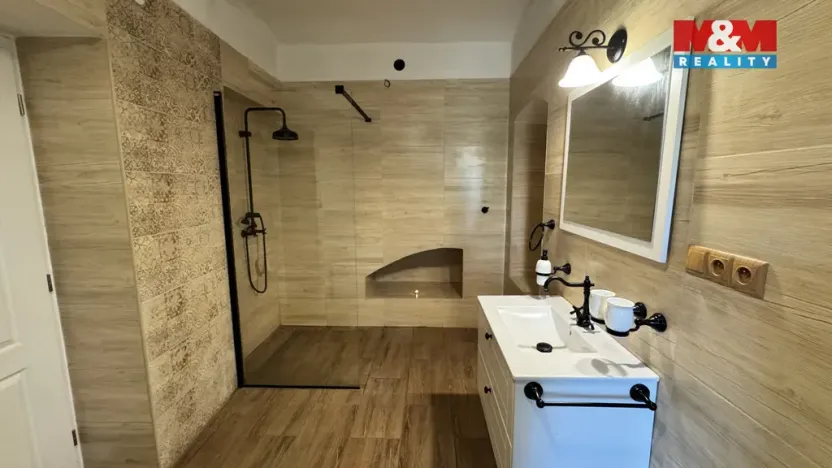 Prodej rodinného domu, Černovice, Dobešovská, 300 m2