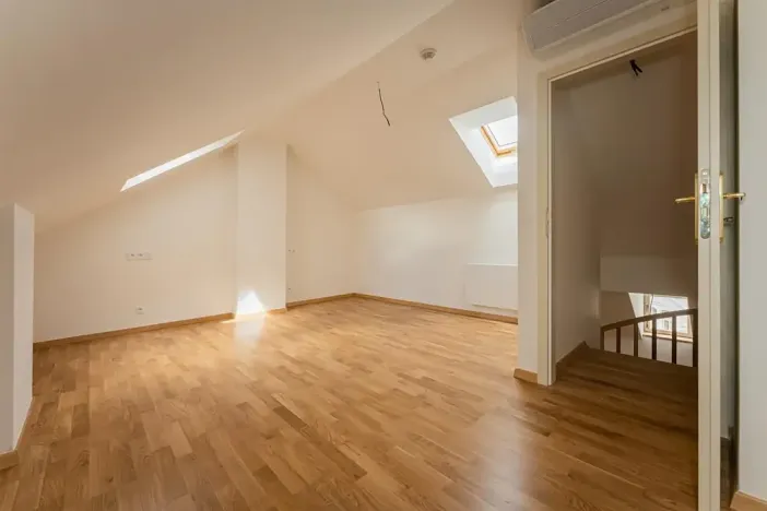 Pronájem atypického bytu, Praha - Staré Město, Kozí, 62 m2