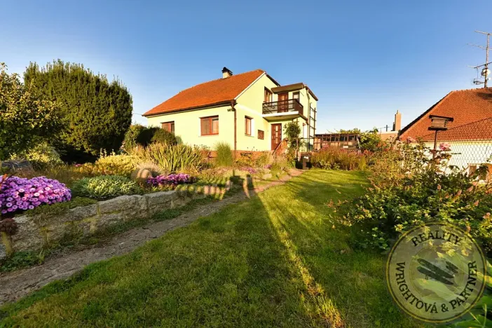 Prodej rodinného domu, Černuc, 240 m2