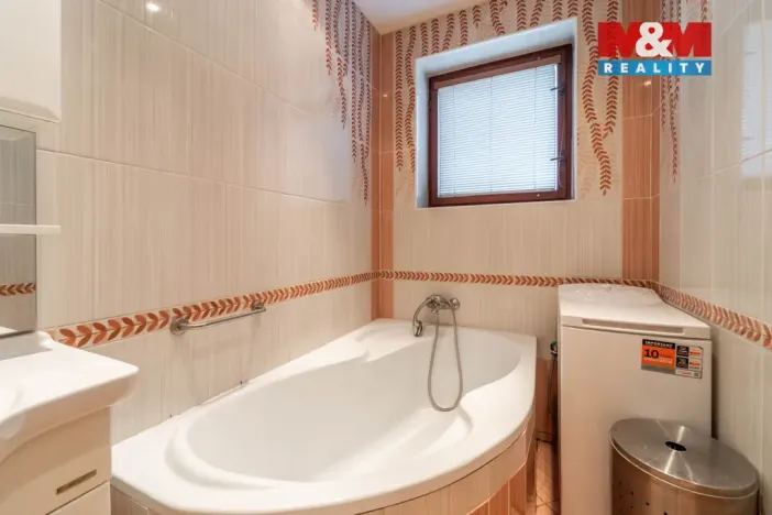 Prodej rodinného domu, Lochovice, 180 m2