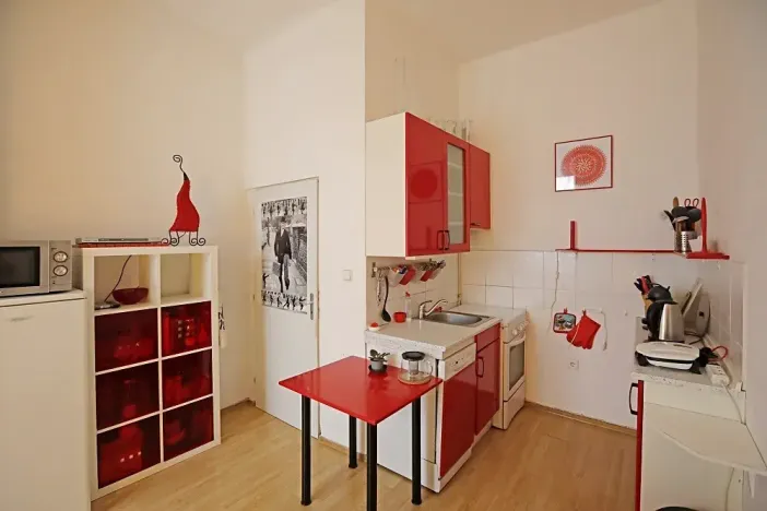 Pronájem bytu 2+kk, Praha - Karlín, Pobřežní, 40 m2