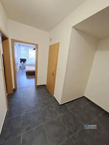 Pronájem bytu 2+kk, Praha - Vysočany, Kabešova, 53 m2