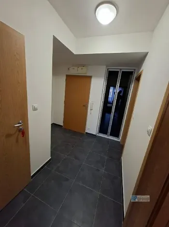 Pronájem bytu 2+kk, Praha - Vysočany, Kabešova, 53 m2