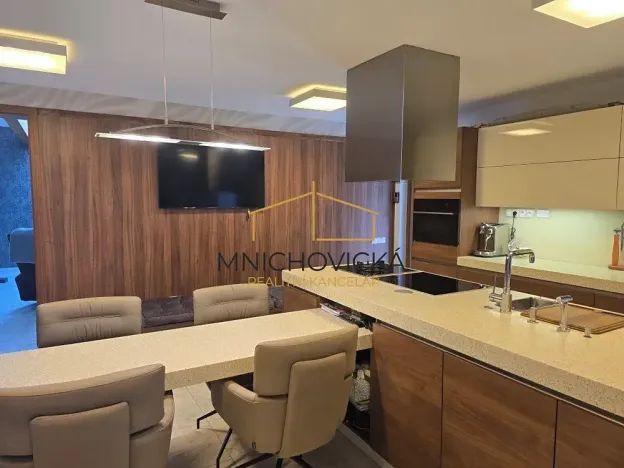 Prodej rodinného domu, Praha - Kolovraty, V Tehovičkách, 521 m2