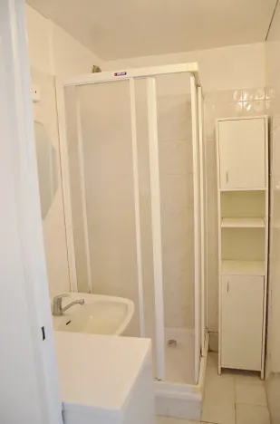Pronájem bytu 1+kk, Praha - Modřany, Nikoly Vapcarova, 30 m2