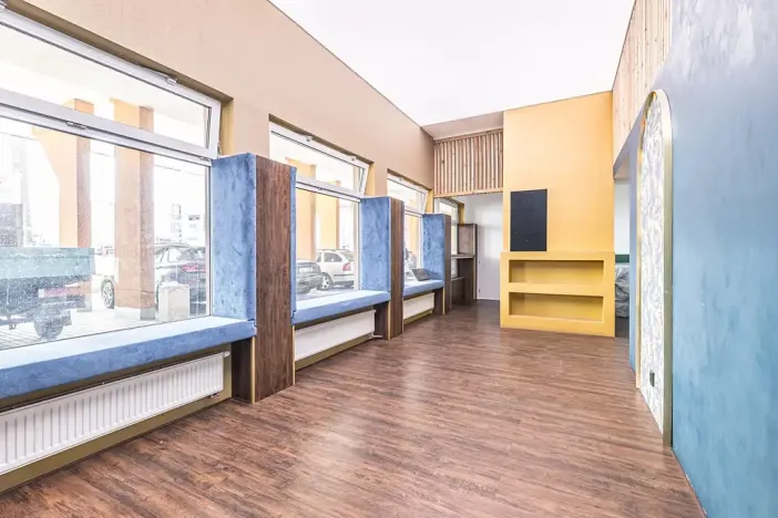 Prodej obchodního prostoru, Praha - Vysočany, Poděbradská, 98 m2