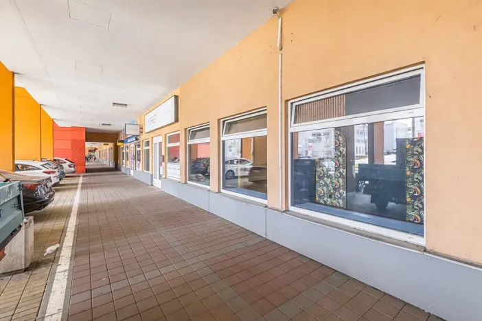 Prodej obchodního prostoru, Praha - Vysočany, Poděbradská, 98 m2