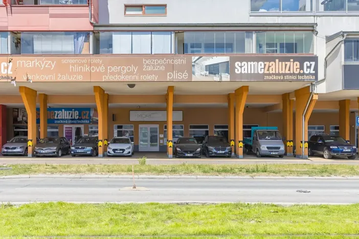 Prodej obchodního prostoru, Praha - Vysočany, Poděbradská, 98 m2