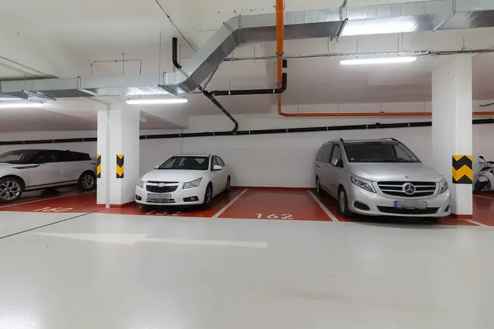 Pronájem garážového stání, Praha - Modřany, Zlochova, 13 m2